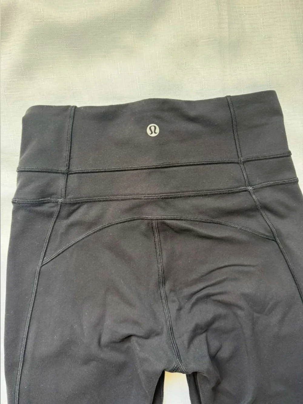Lululemon Black Groove Super-High-Rise Flared Pant - The Iconic Nulu Classic. - Picture 4 of 9